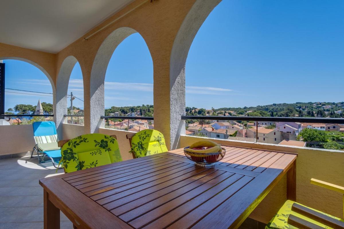 Apartmani Nadalina Veli Lošinj Dış mekan fotoğraf