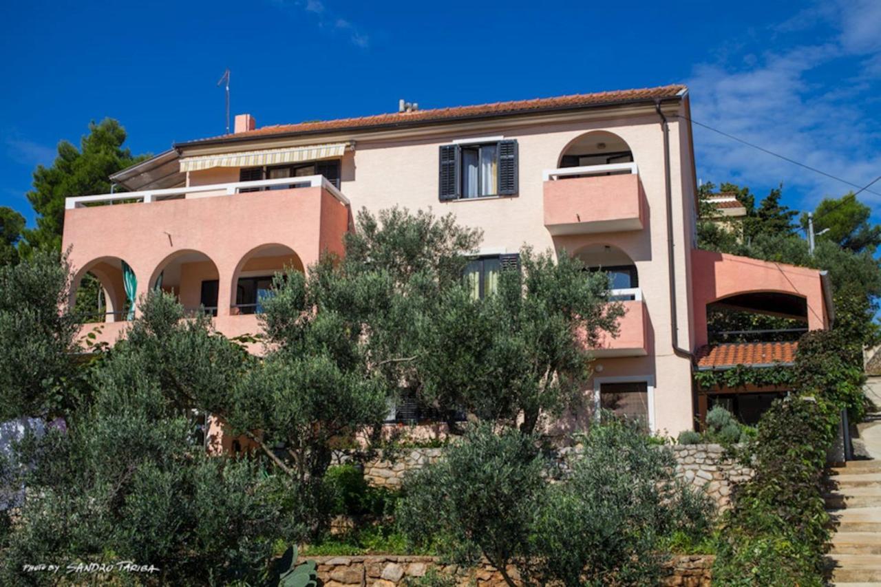 Apartmani Nadalina Veli Lošinj Dış mekan fotoğraf